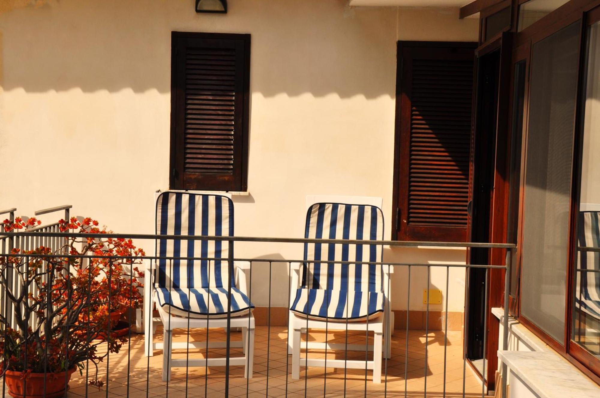 Villa Laura Sea View Apartments Santa Maria di Castellabate Værelse billede