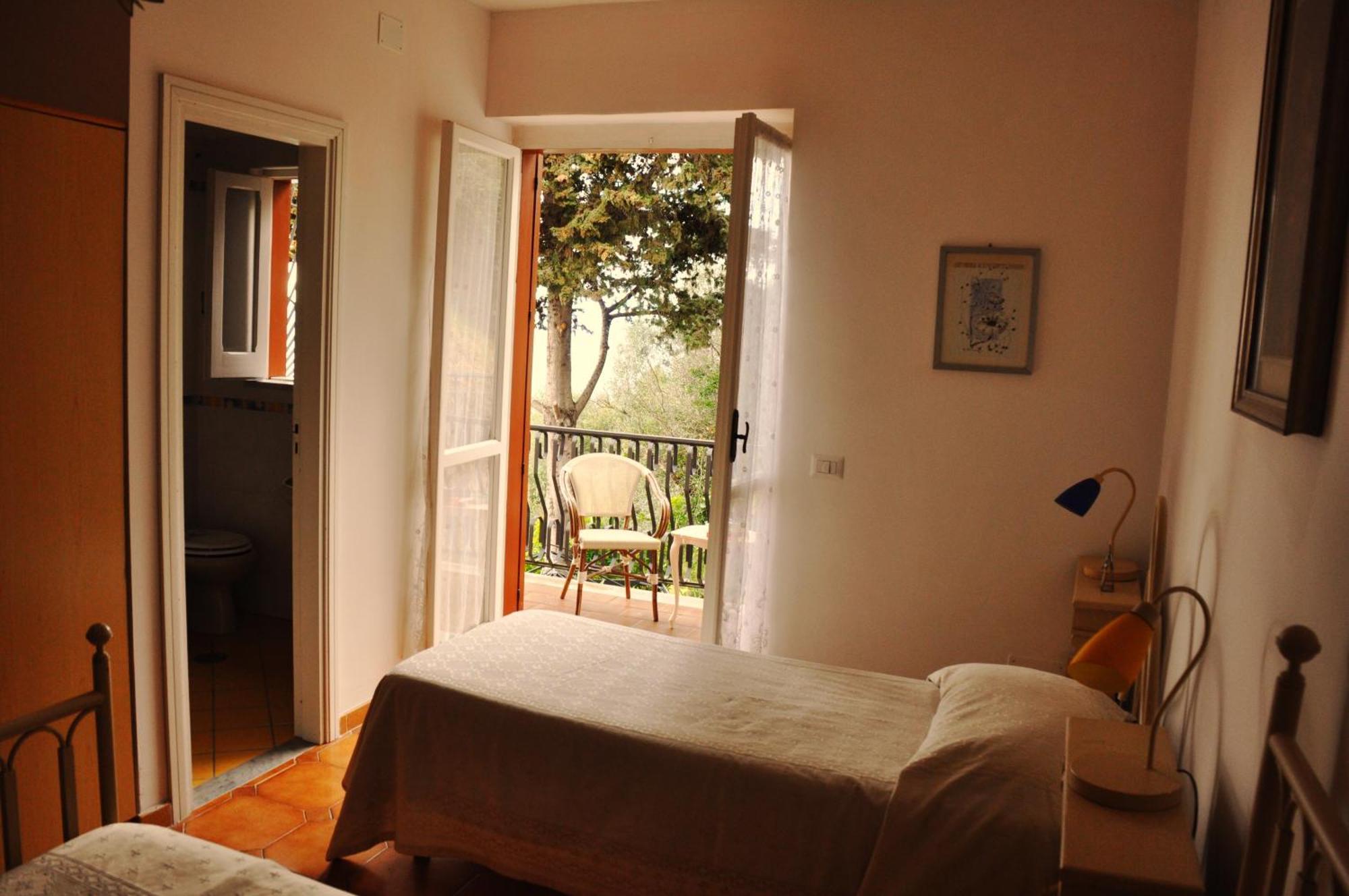 Villa Laura Sea View Apartments Santa Maria di Castellabate Værelse billede