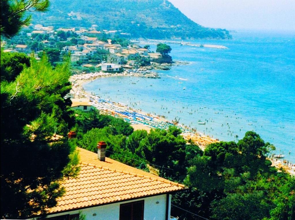 Villa Laura Sea View Apartments Santa Maria di Castellabate Eksteriør billede