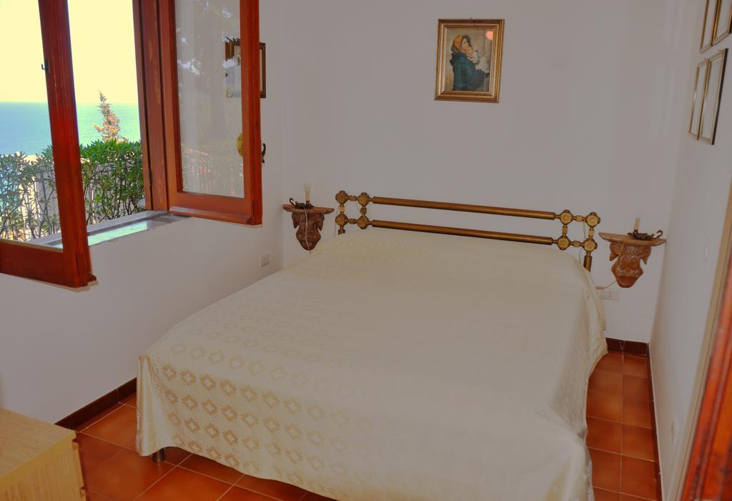 Villa Laura Sea View Apartments Santa Maria di Castellabate Eksteriør billede