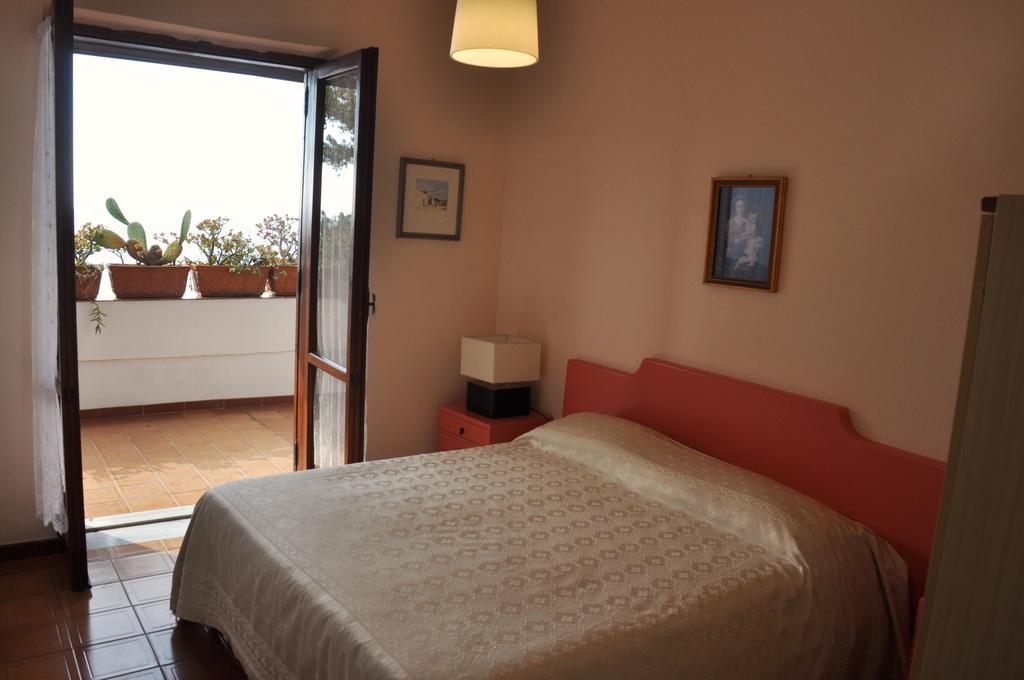 Villa Laura Sea View Apartments Santa Maria di Castellabate Eksteriør billede