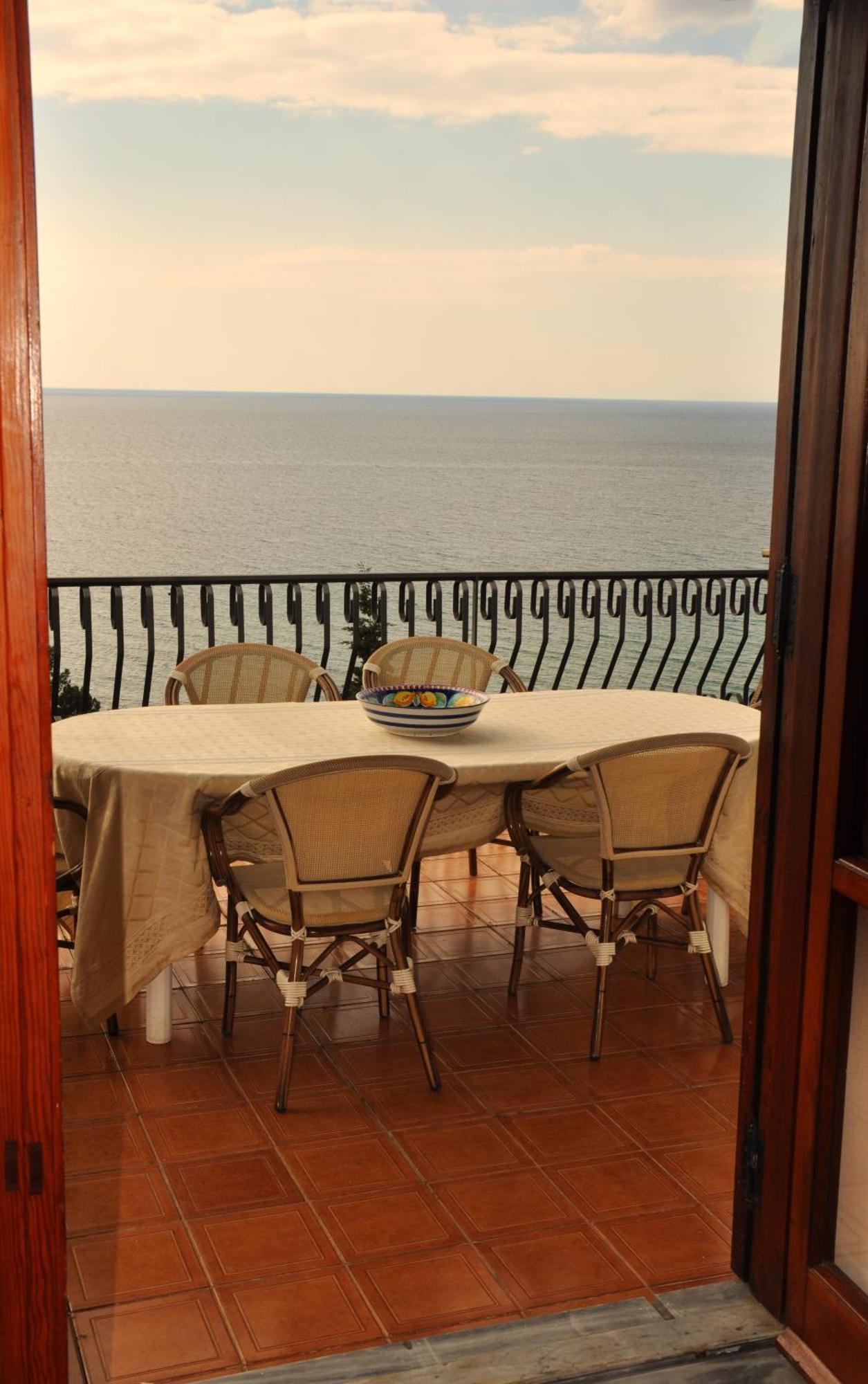 Villa Laura Sea View Apartments Santa Maria di Castellabate Eksteriør billede
