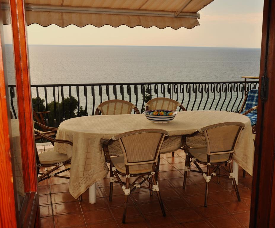 Villa Laura Sea View Apartments Santa Maria di Castellabate Eksteriør billede