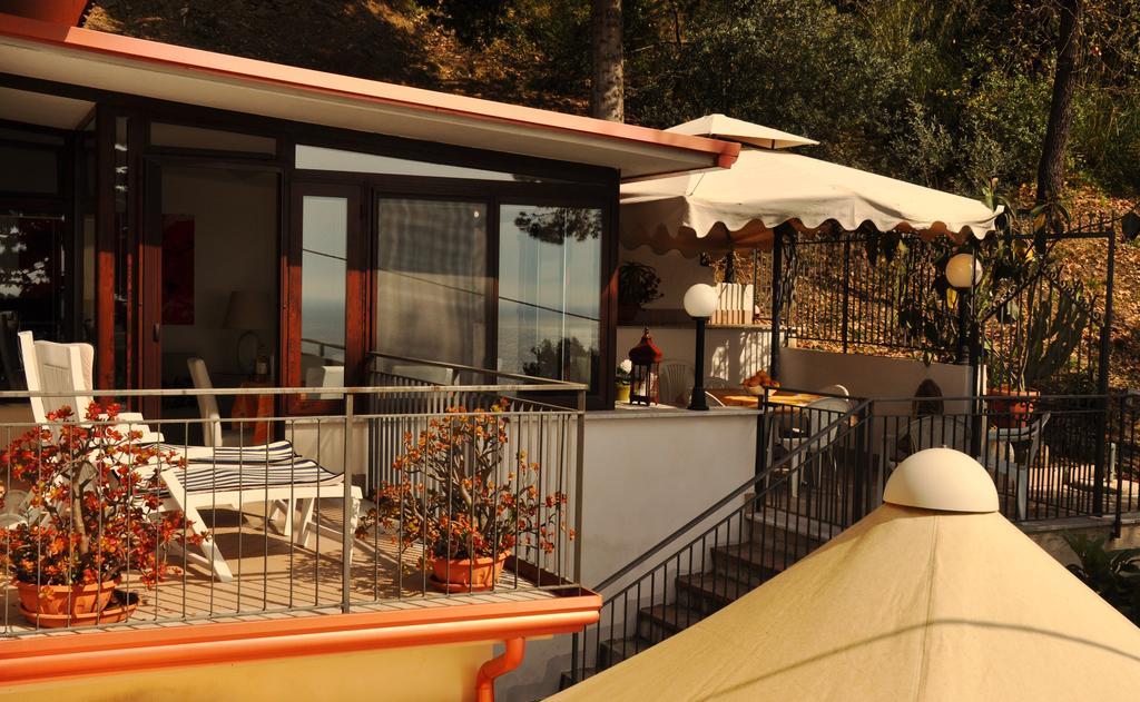 Villa Laura Sea View Apartments Santa Maria di Castellabate Eksteriør billede